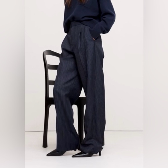 BANANA REPUBLIC RELAXED WIDE-LEG ITALIAN WOOL PANT - Picture 2 of 12